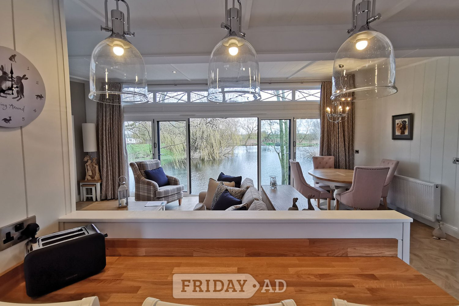 Luxury Holiday Lodge with stunning lake side views