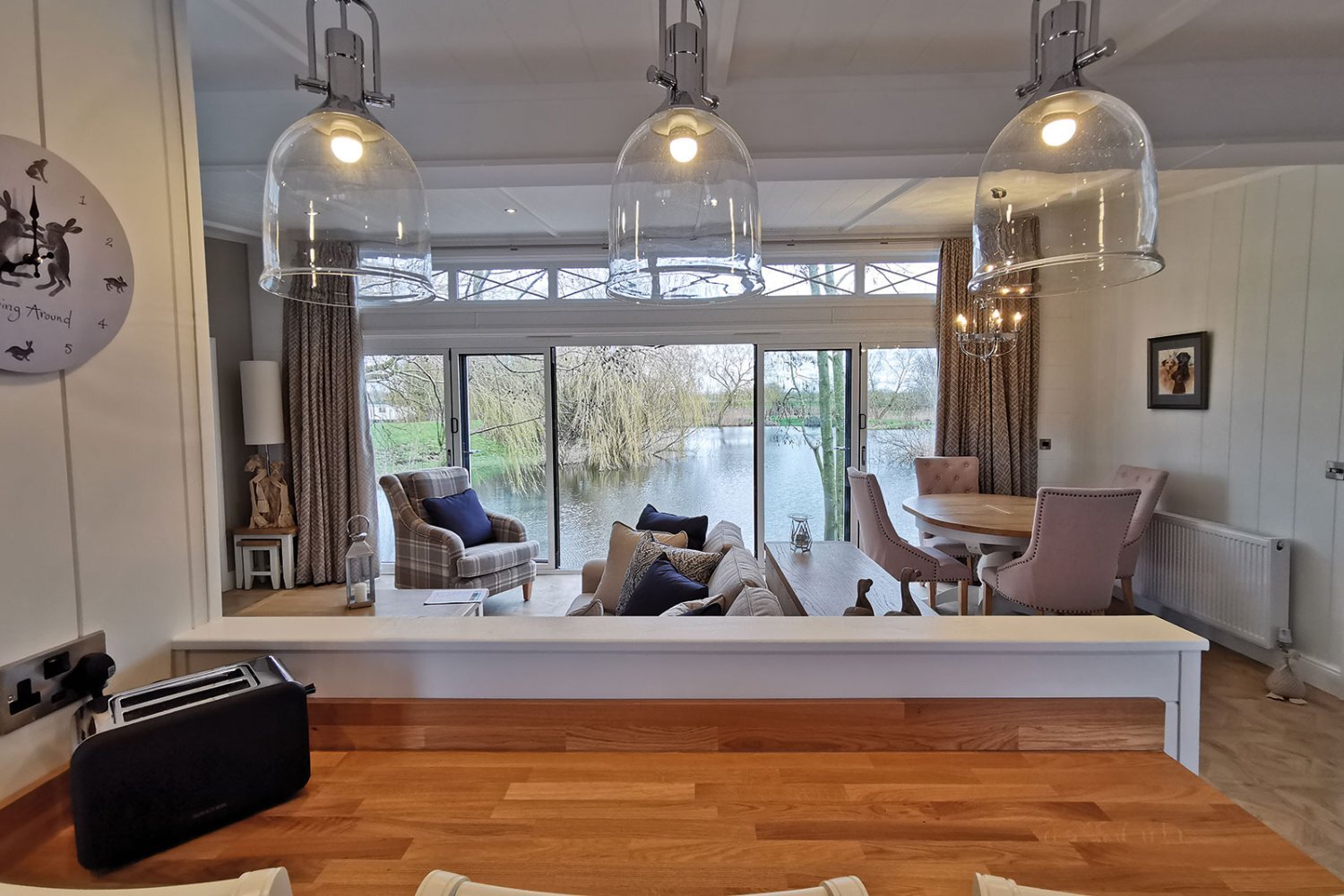 Luxury Holiday Lodge with stunning lake side views