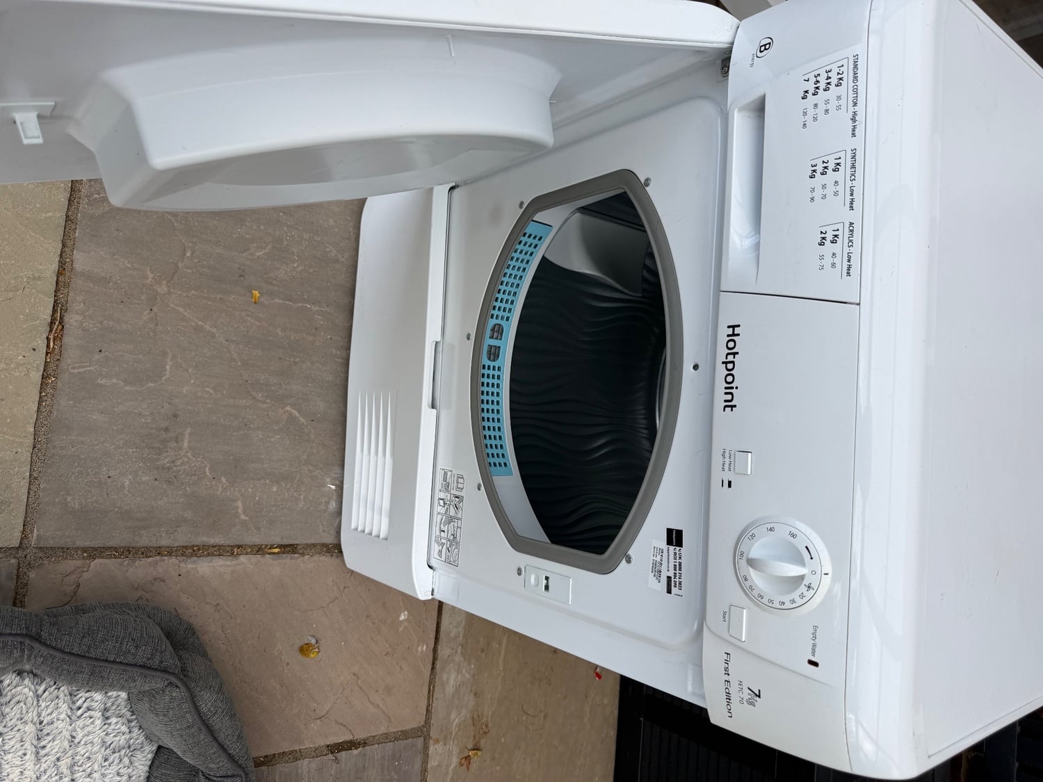 Hotpoint FETC 70 7kg condensed dryer - Home Appliances