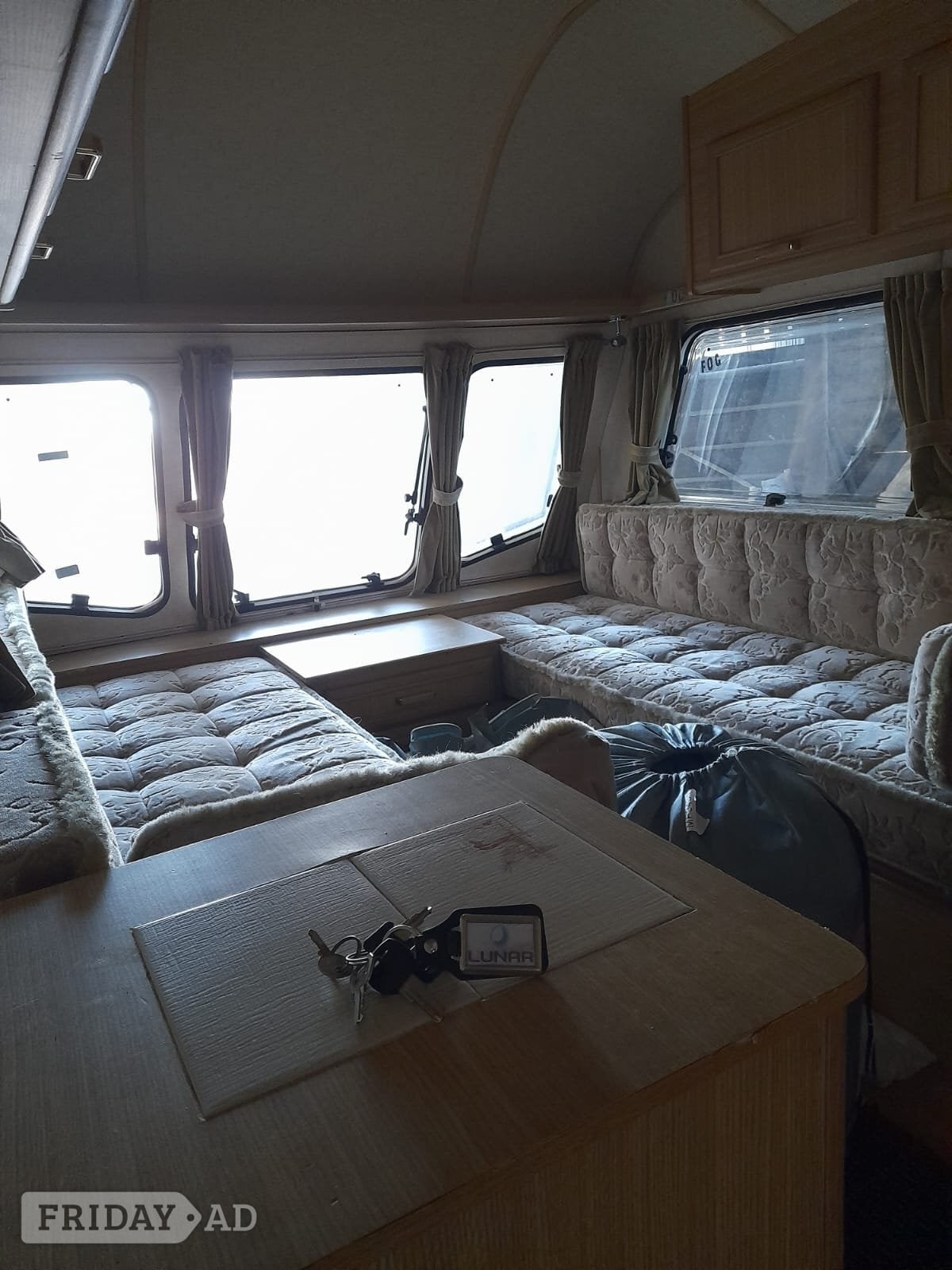 Lunar Meteorite 2 birth caravan  - Motorhomes & Caravans