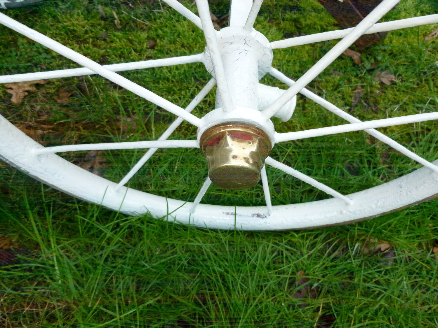 very old wheels full set with brarss nuts