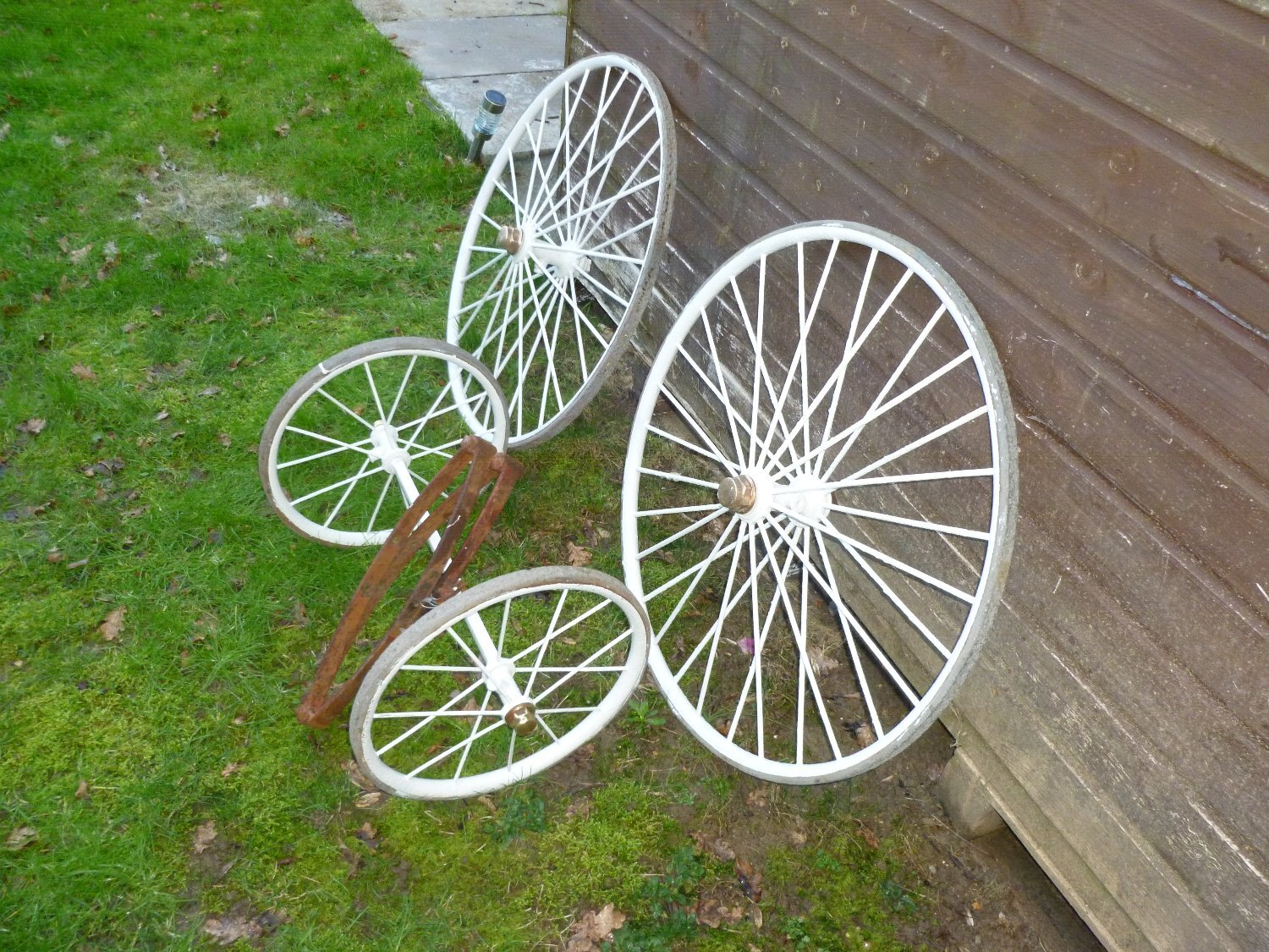 very old wheels full set with brarss nuts - Antiques & Collectables in Brighton