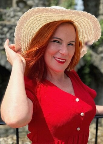 Mature Ella: Sensual Nude Body-to-Body & Lingam Massage Sexy, stunning & passionately skilled. Pure pleasure guaranteed. 💋