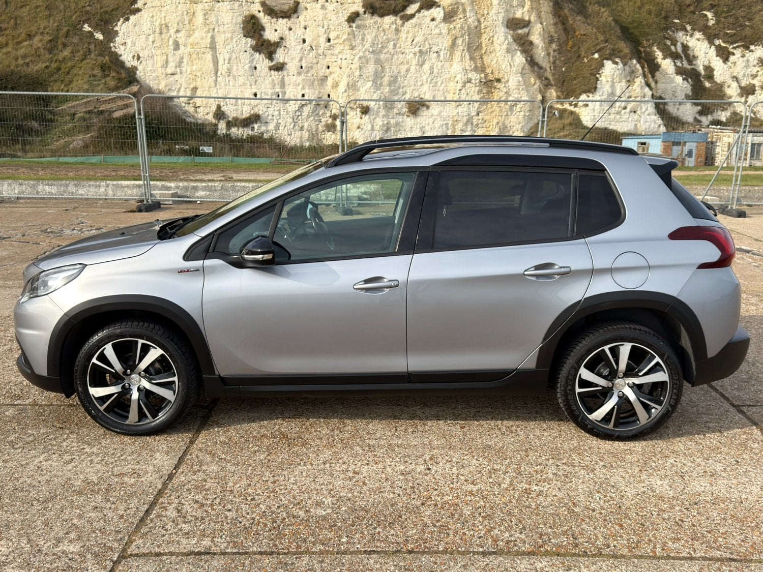 [ berth ]Peugeot 2008