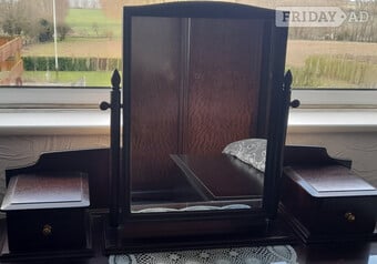 Stag Minstrel Console Unit and Mirror, Excellent Condition, Will 