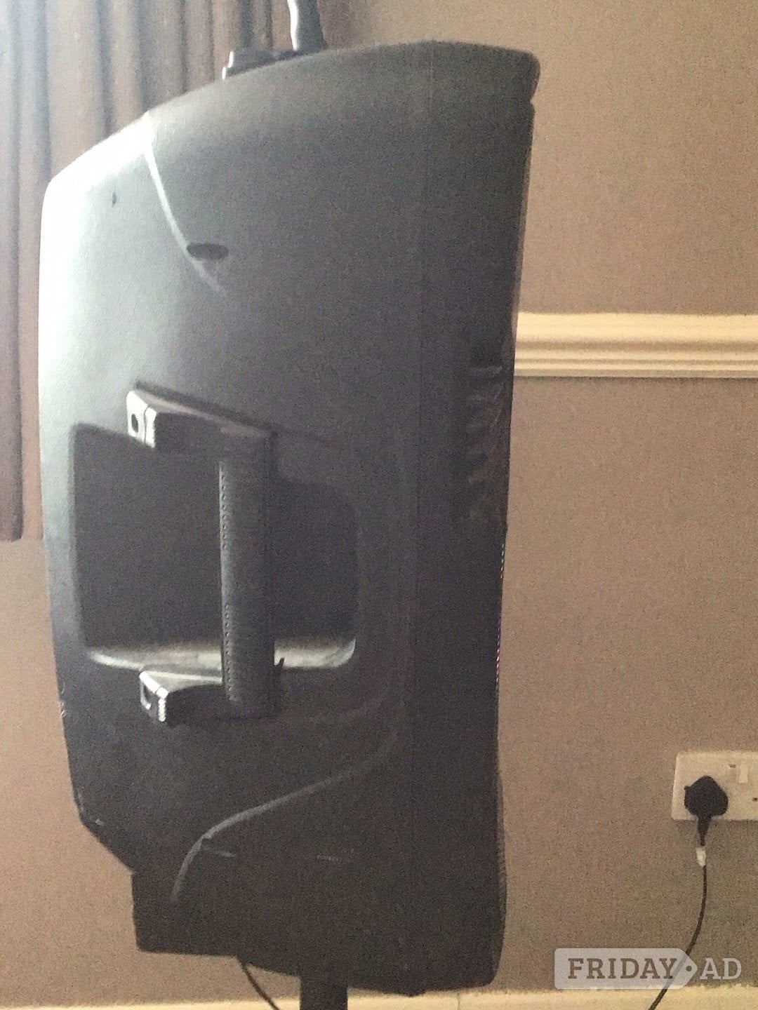 Romney Marsh bluetooth party speaker with stand and remote also power cable