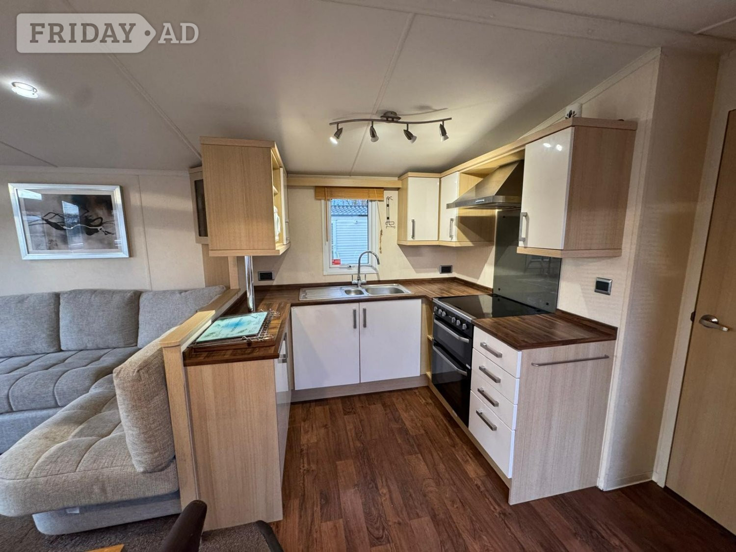Lincoln Sited Static Caravan with Hot Tub