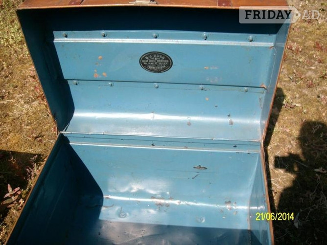 2 tin storage trunks - Bizarre Bazaar in Melksham