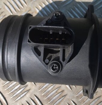 BMW X5 E53 N62 MAF Sensor 13627566988 Bosch