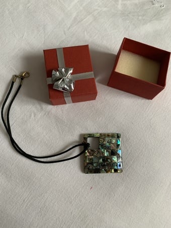 PENDANT PAUA SHELL MOSIAC NECKLACE