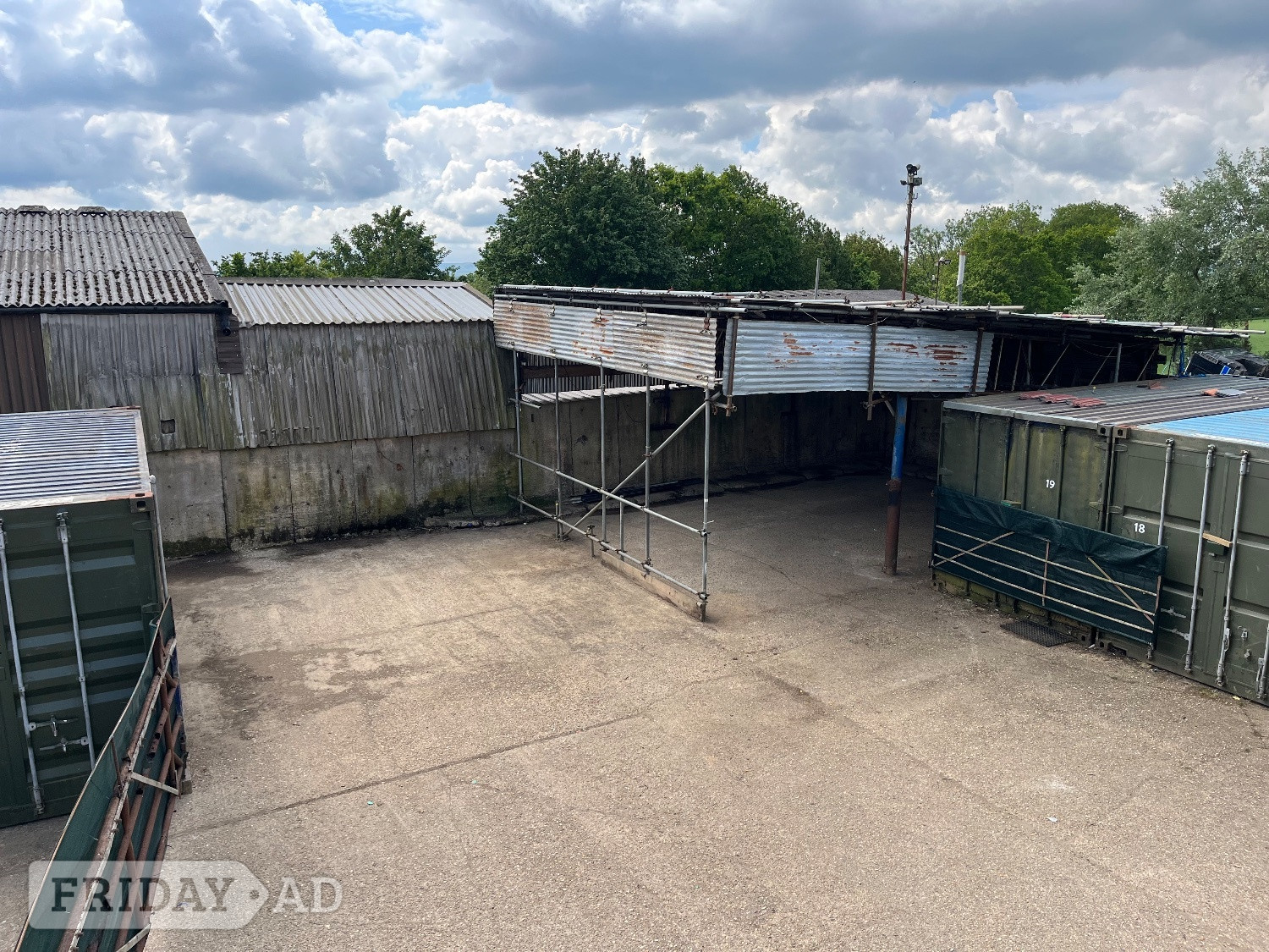 Secure partly covered gated yard 1300 sqft