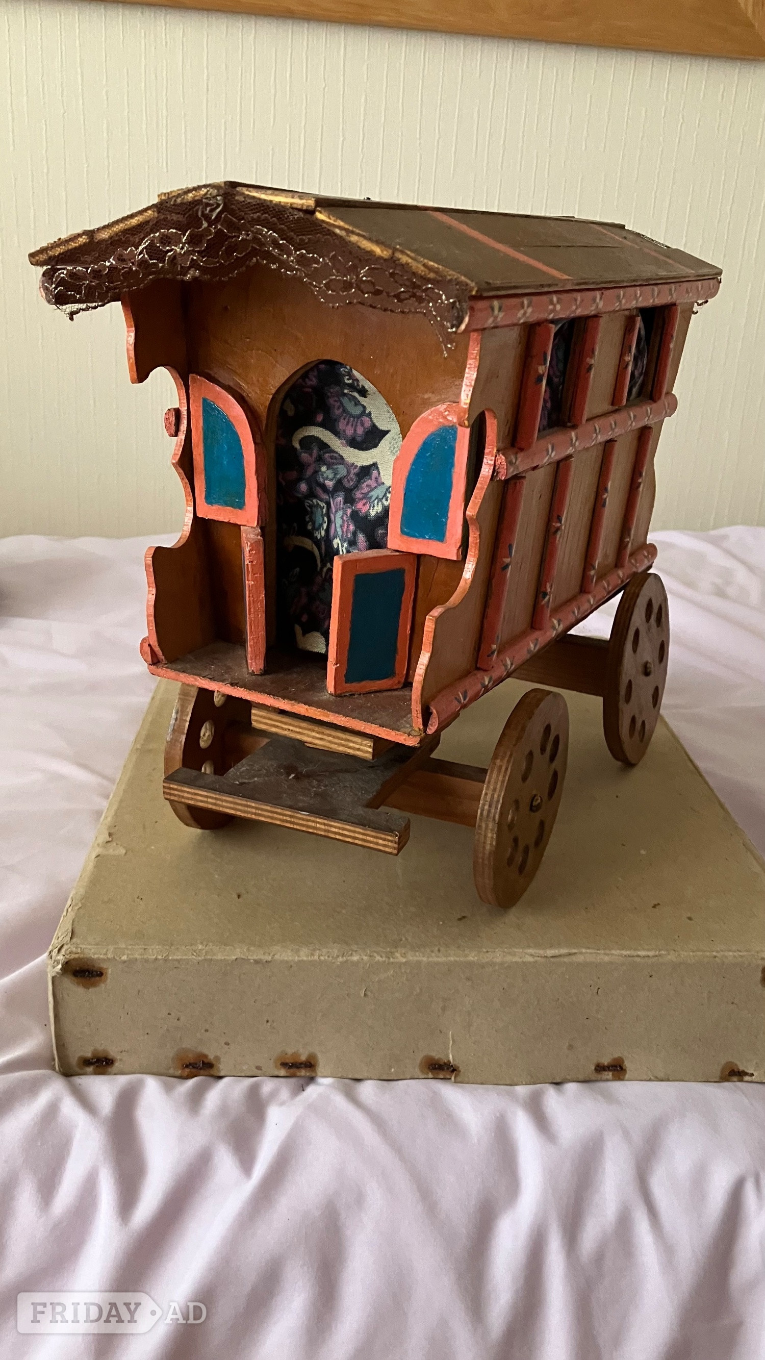 Gypsy Wagon - decorative wooden wagon - Antiques & Collectables in Peacehaven