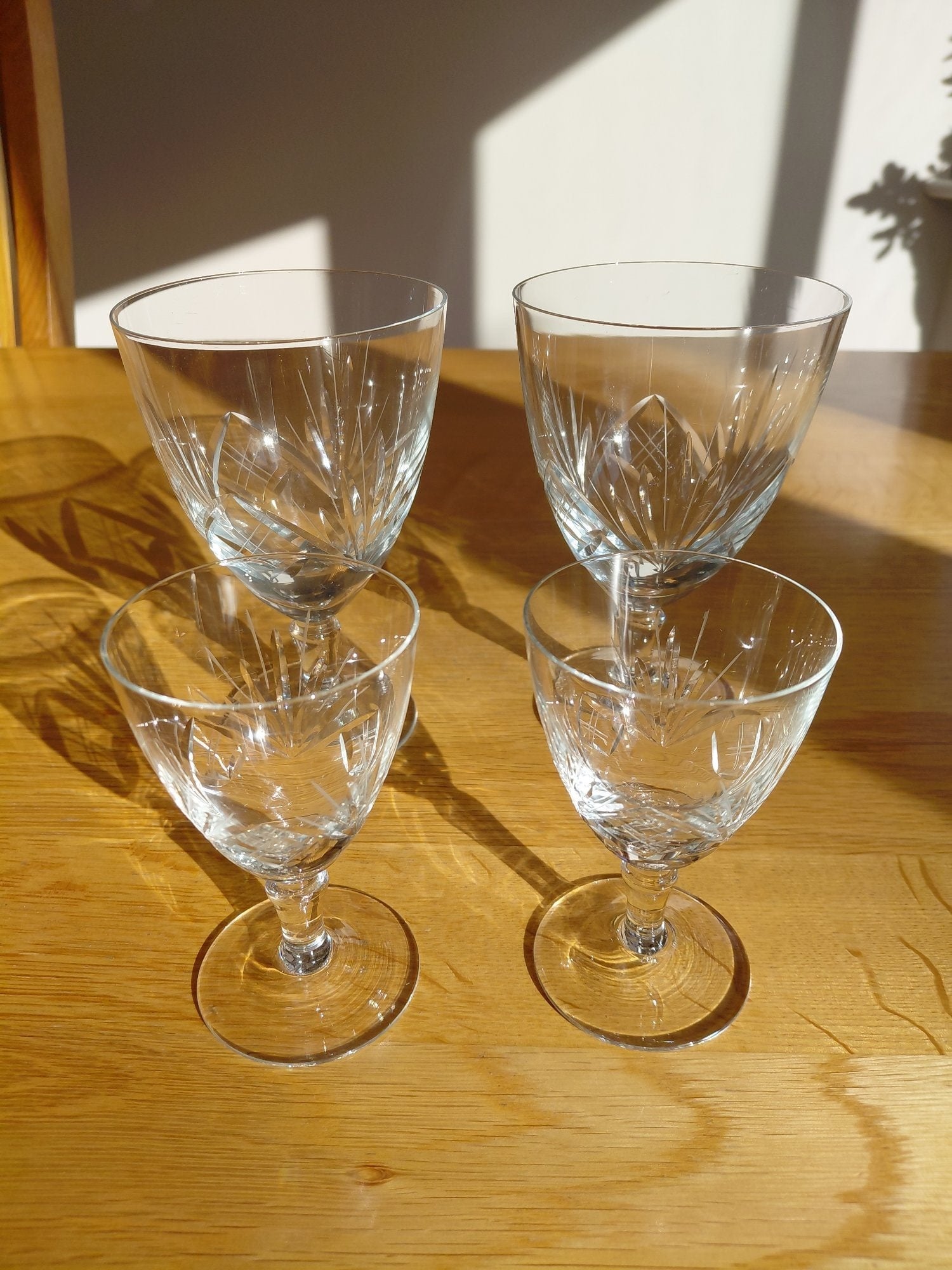 Winchester Set of 4 Crystal Cut Glass Wine/Sherry Glasses – Good Condition