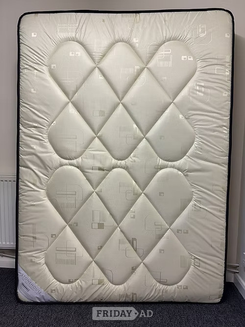 4 FOOT PINEMASTER 8 INCH DEEP QUILTED MATTRESS in Rotherham