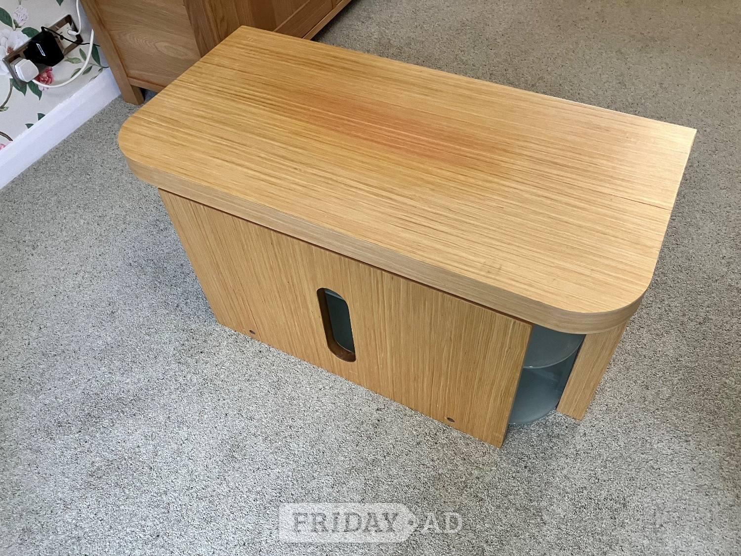 Home entertainment unit
