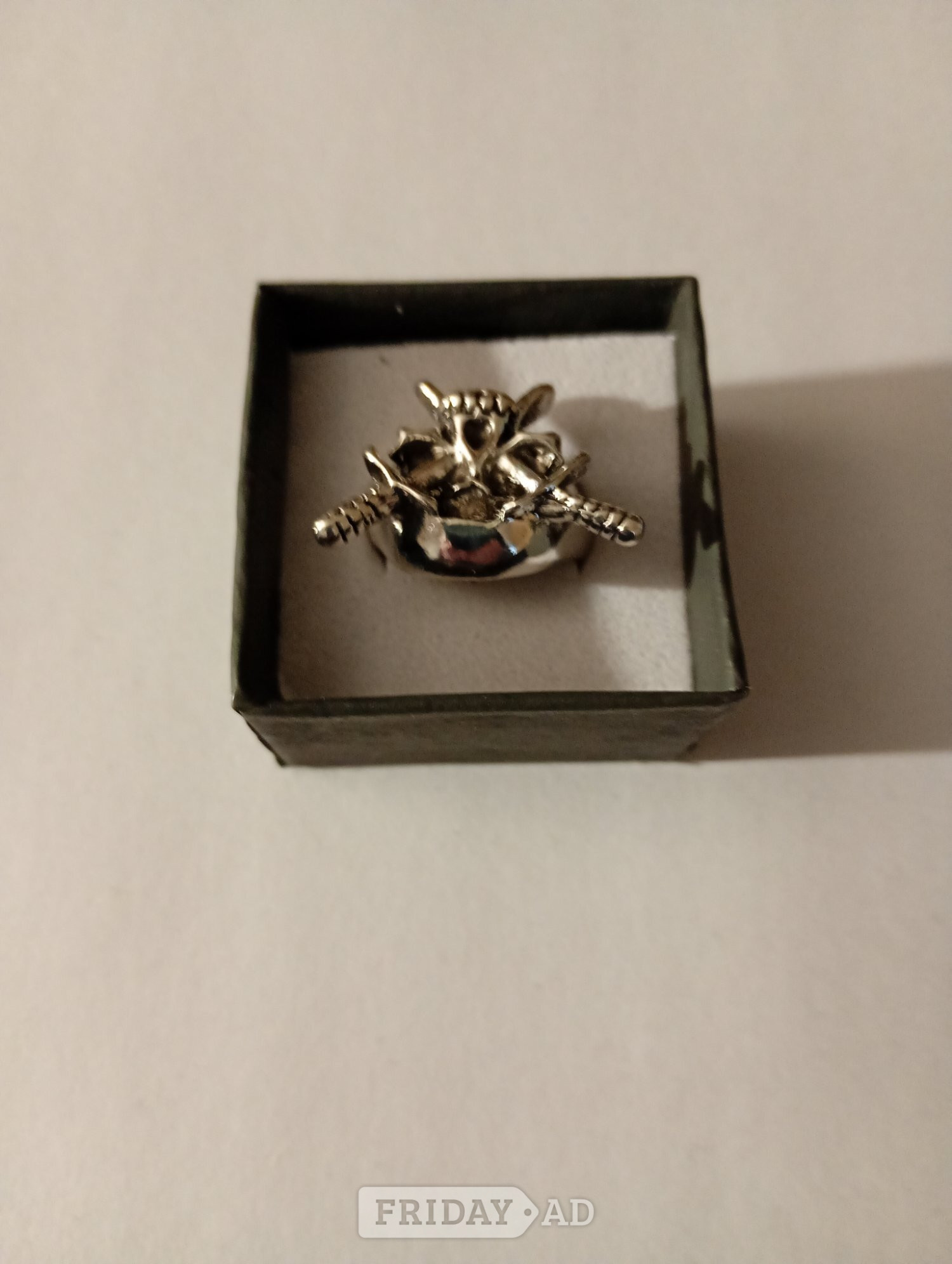Silver -toned unbranded metal signet ring  in Loughborough