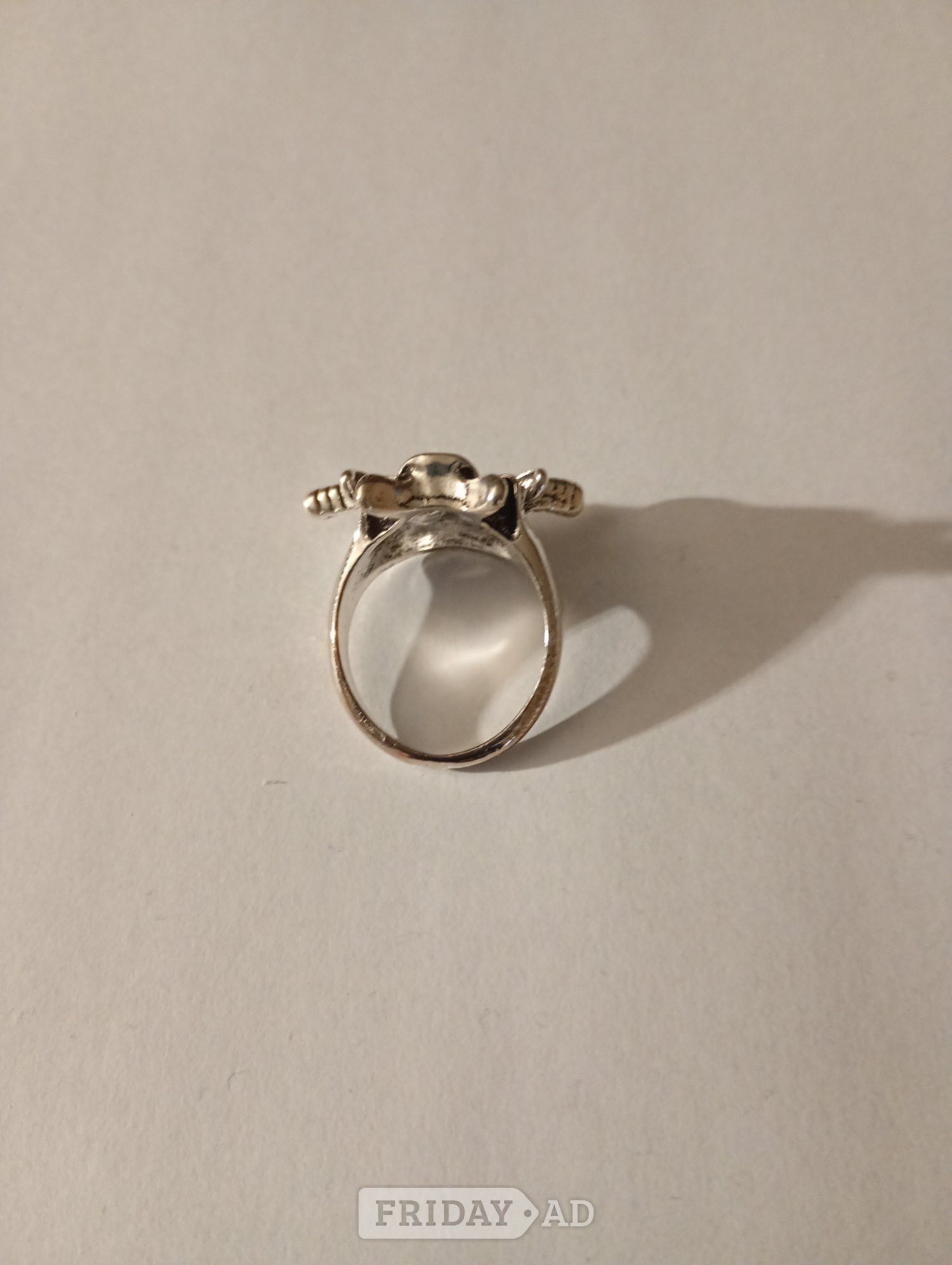 Silver -toned unbranded metal signet ring 