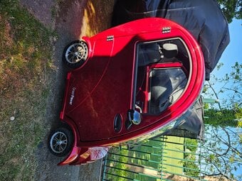 MOBILITY SCOOTER/CABIN CAR FOR PAVEMENT OR ROAD