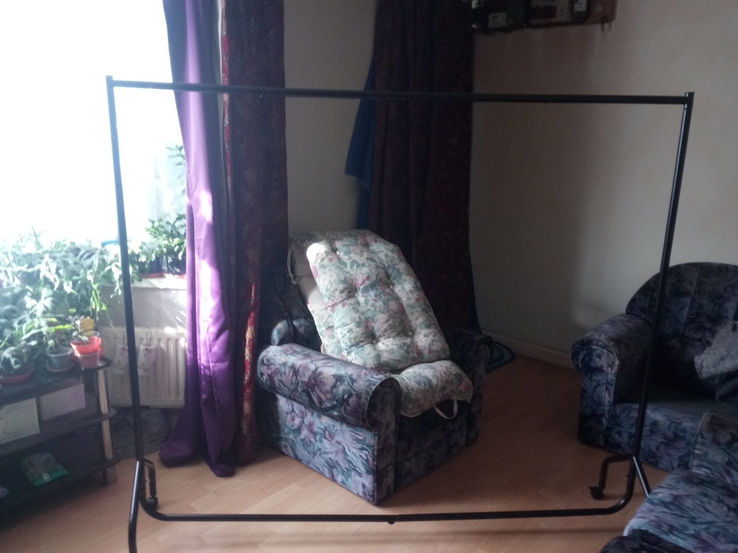 heavy duty clothes rail on wheels