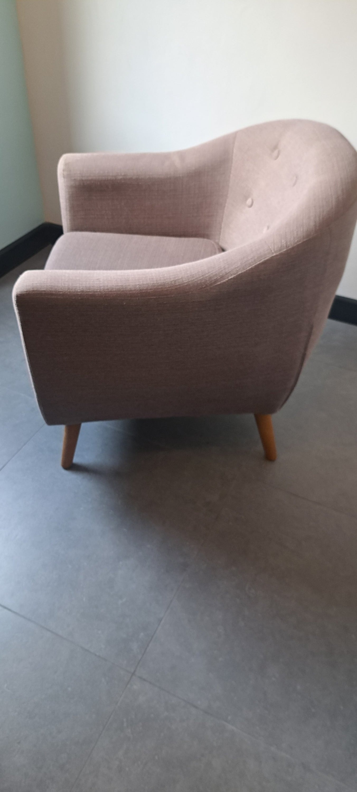 Hartley Wintney UPHOLSTERED ARMCHAIR. TUB CHAIR WITH WOODEN LEGS. TAUPE COLOURED 