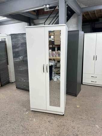 2 door wardorbe avialble