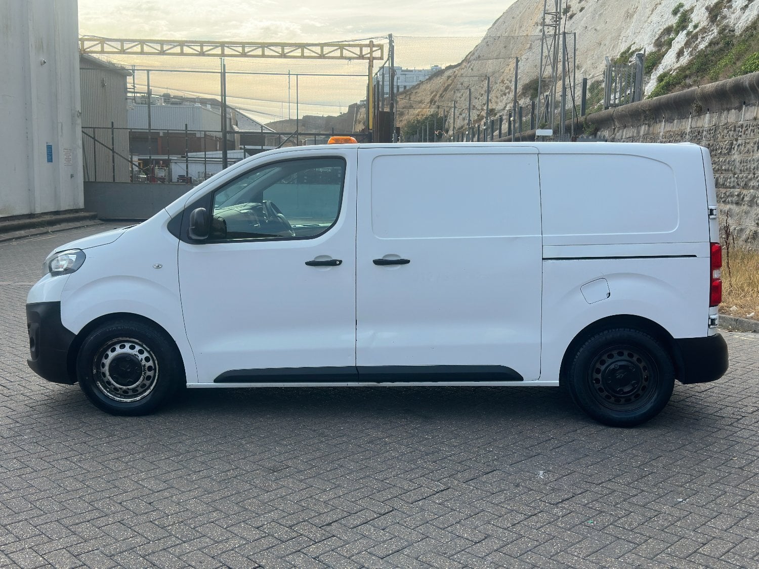 [ berth ]Peugeot Expert