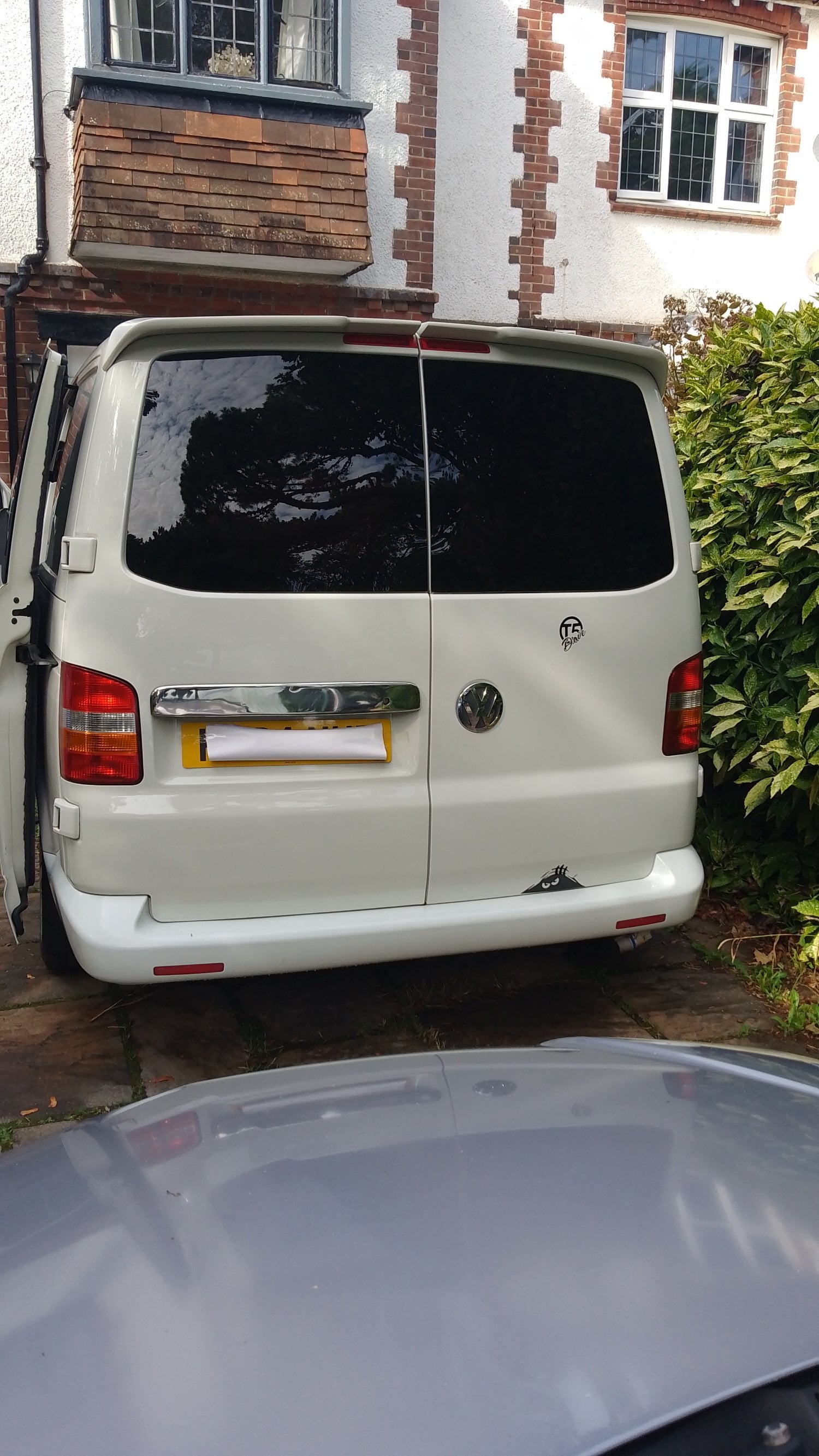 2004  Volkswagen  T5 van - Vans & Commercial Vehicles in Arundel