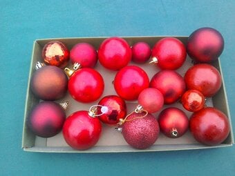 Red Christmas Baubles X 19, Assorted Shades and Sizes.