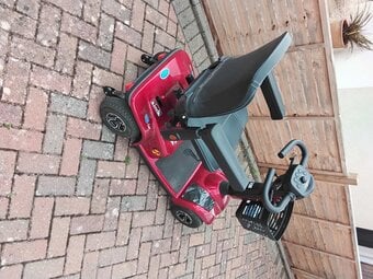 INVACARE LEO MOBILITY SCOOTER 
