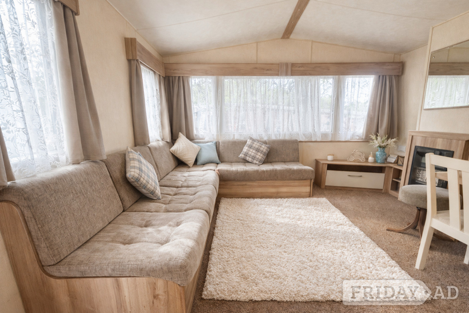 2 Bed Caravan For Sale - No Site Fees To Pay till 2027 - Holiday Homes in Saxmundham