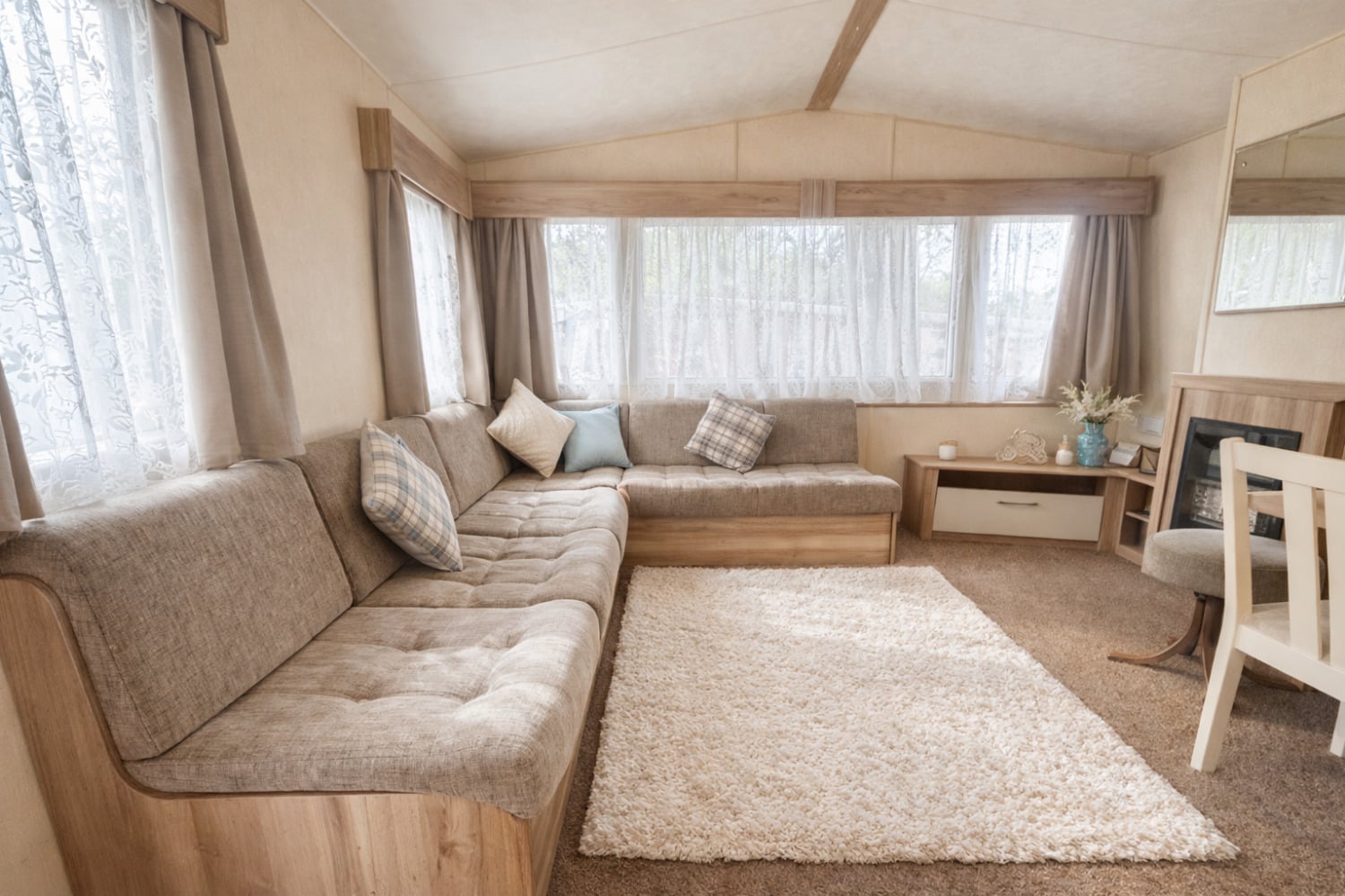 2 Bed Caravan For Sale - No Site Fees To Pay till 2027 - Holiday Homes in Saxmundham
