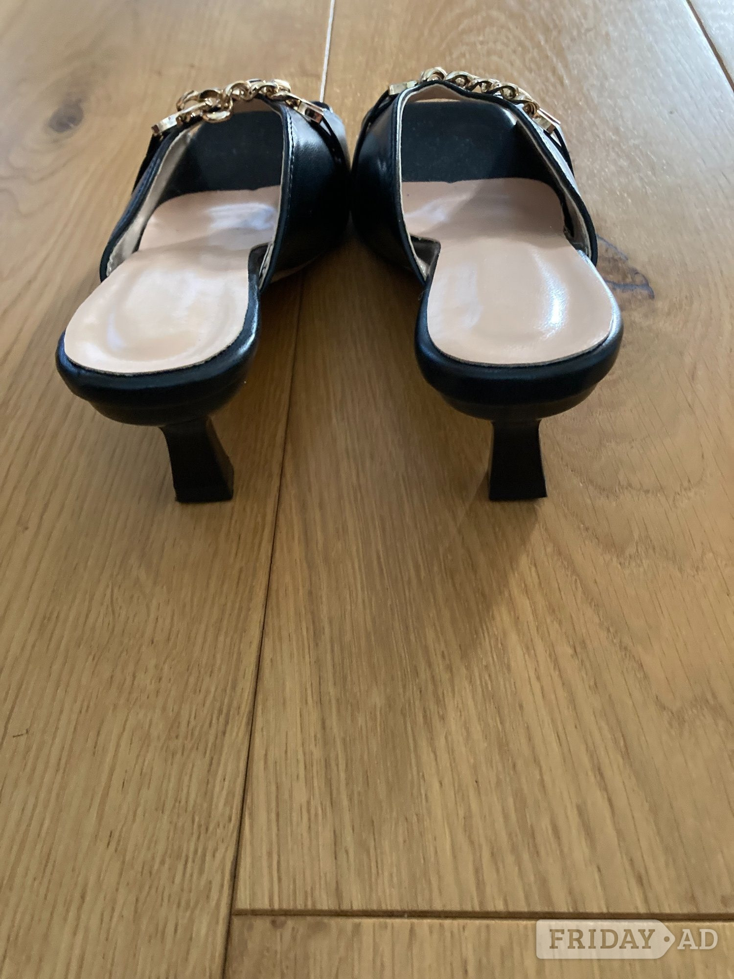Black Slip-On Sandals with Gold Chain Decoration - Size: UK3/EU36
