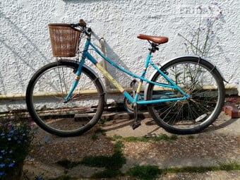 Ladies Hybrid bike