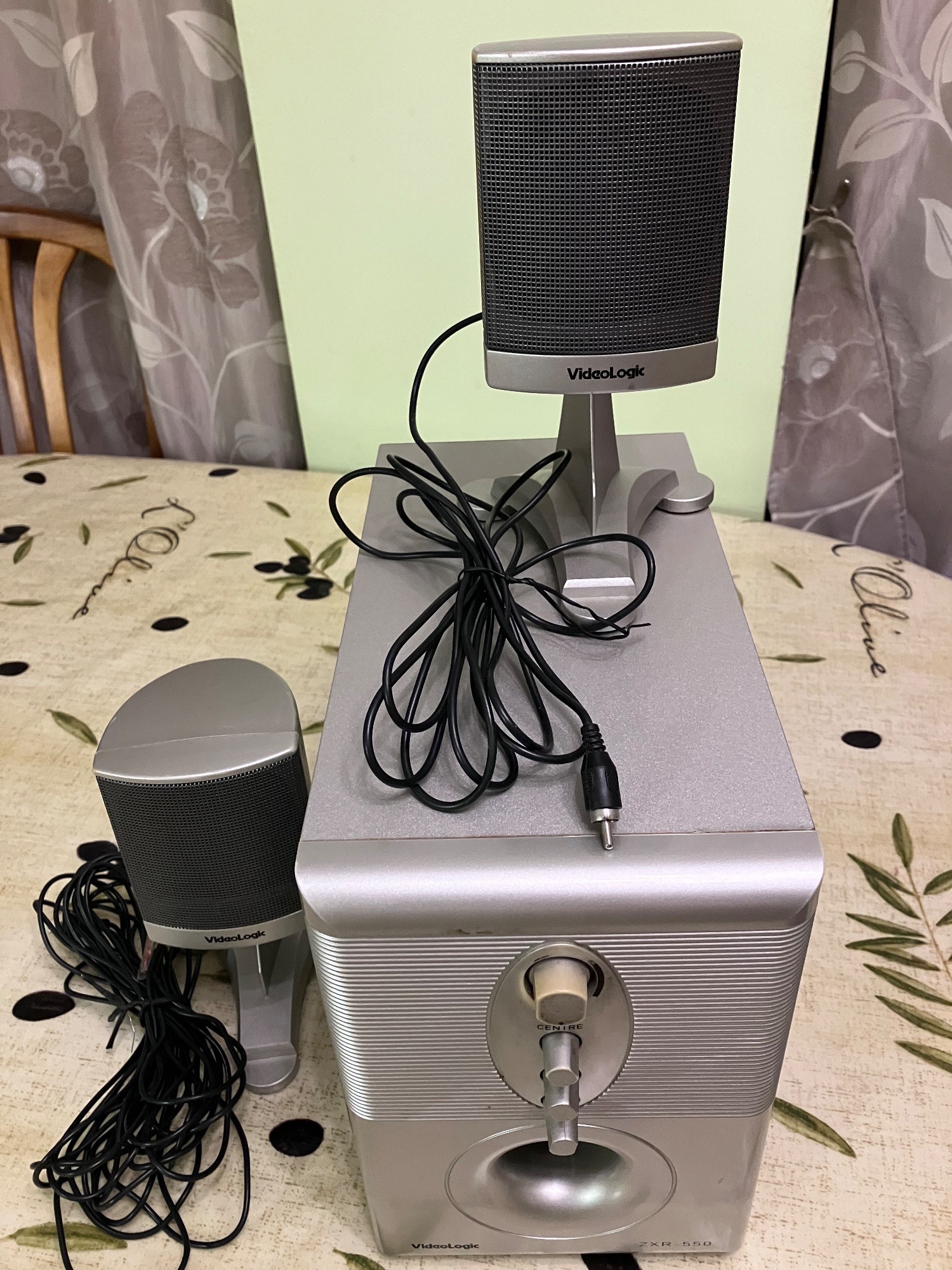 Videologic speakers ZXR-550 large Speaker+2 small speakers on leg