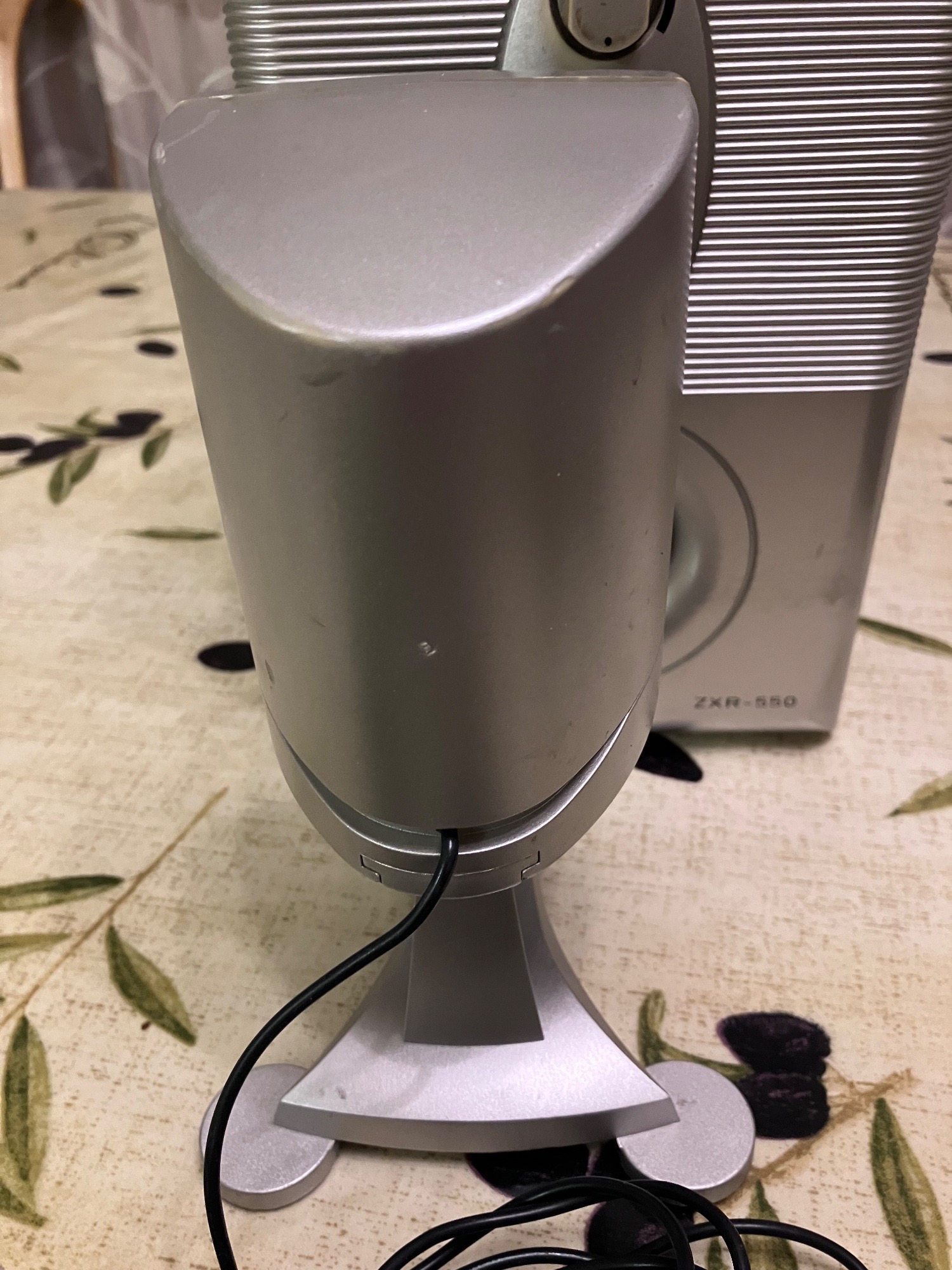 Videologic speakers ZXR-550 large Speaker+2 small speakers on leg - Tv, Audio & Cameras