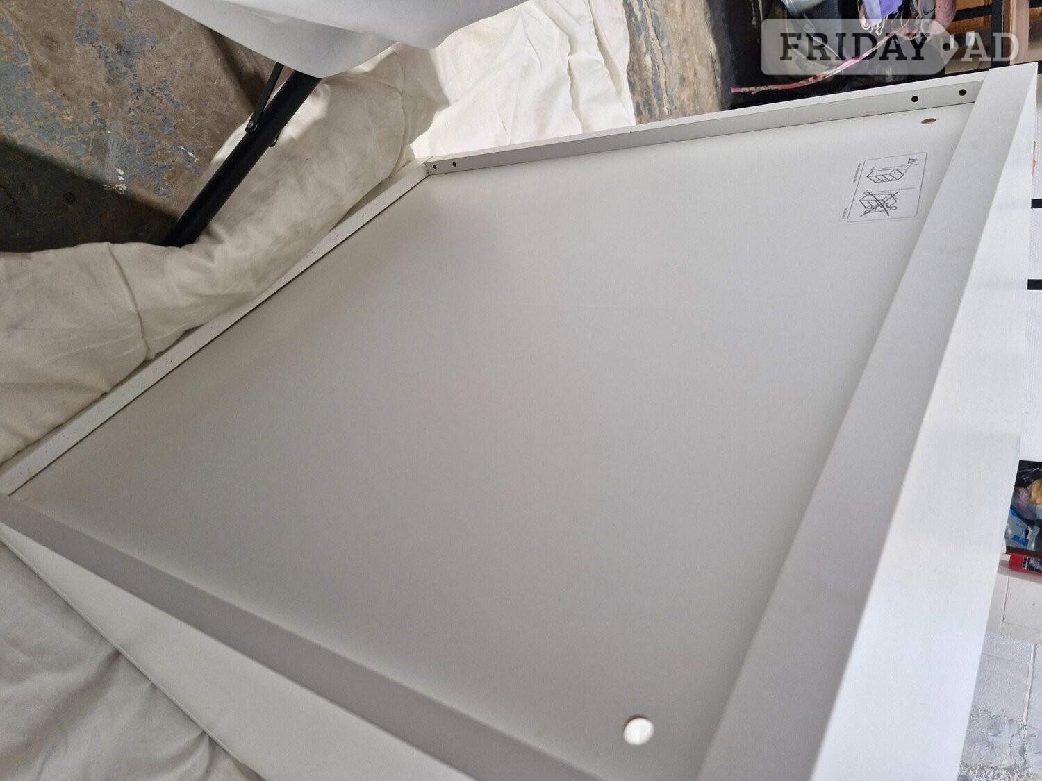 Arundel Big hang on wall cabinet