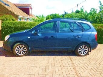 Kia Carens for sale