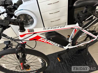 Electric bike with accessories 
