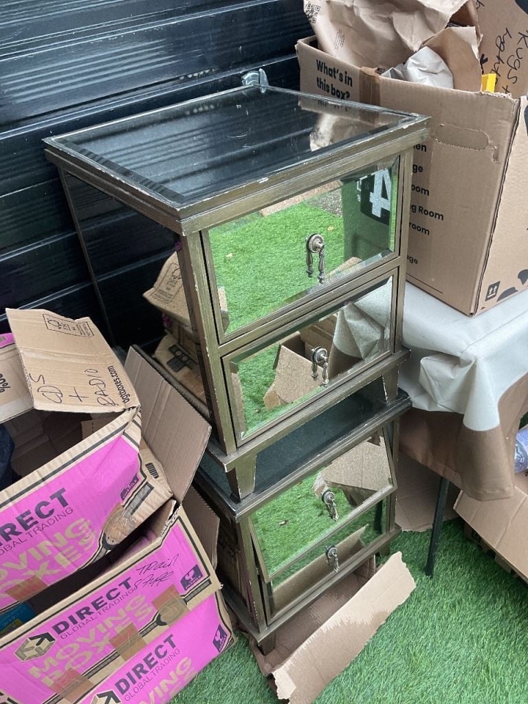 Hastings 2 MIRRORED BEDSIDE CABINETS 