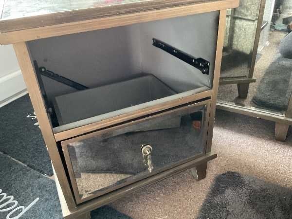 2 MIRRORED BEDSIDE CABINETS  - Furniture in Hastings