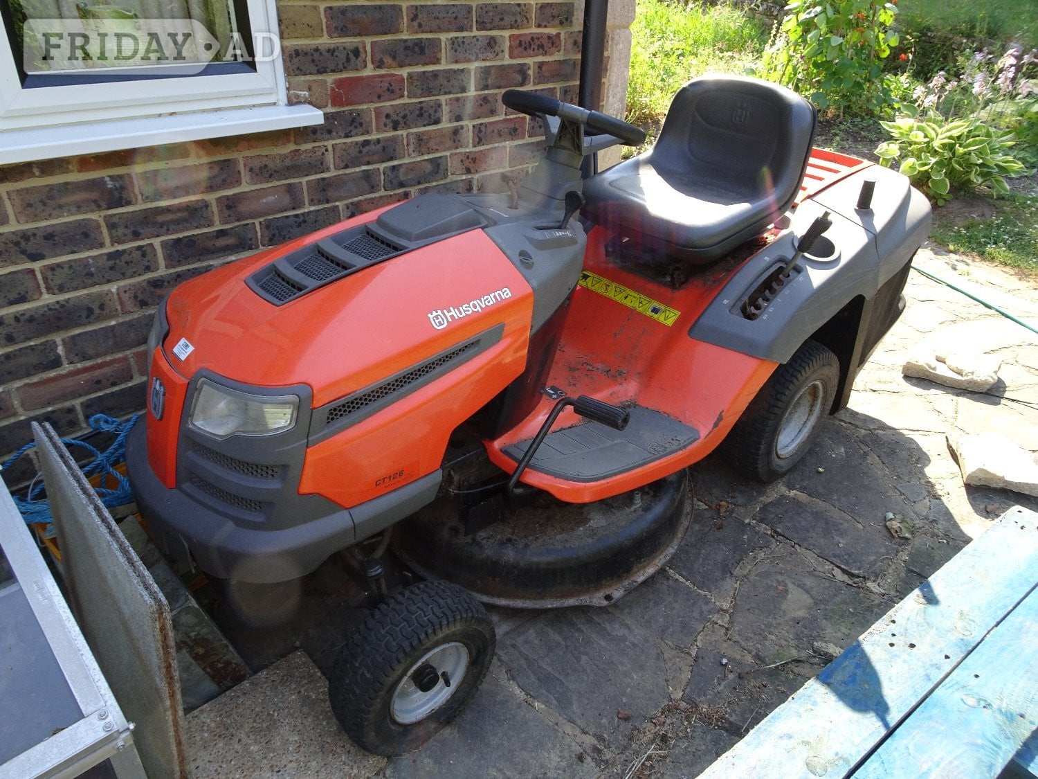 HUSKVANA CT126 Ride on Mower.