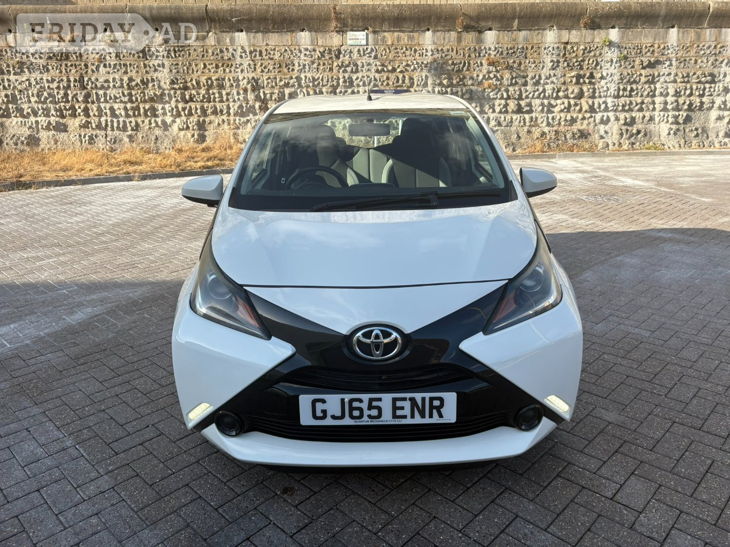 2015 Toyota Aygo X-Play - New Years MOT - £20 Road Tax - ULEZ Com in Brighton