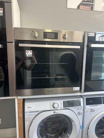 INDESIT BUILT IN SINGLE OVEN