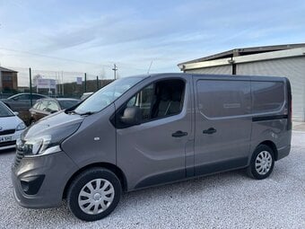 Vivaro 2018  - Vauxhall 1-6 cdti 2700 sportive