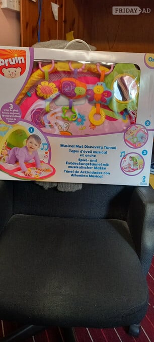 Baby musical mat and discovery tunnel