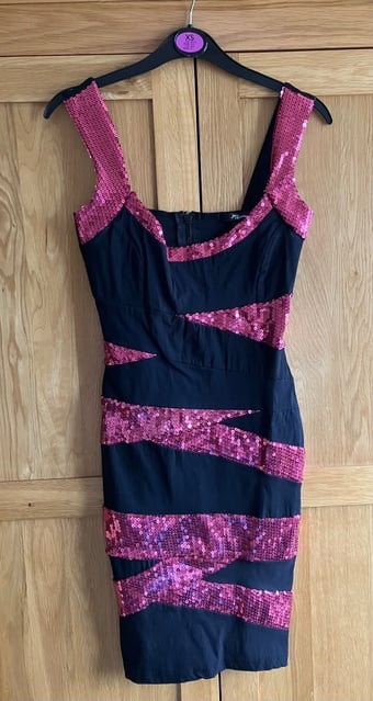 Black dress with pink sequins, stretch fabric - zip up- Jane Norm