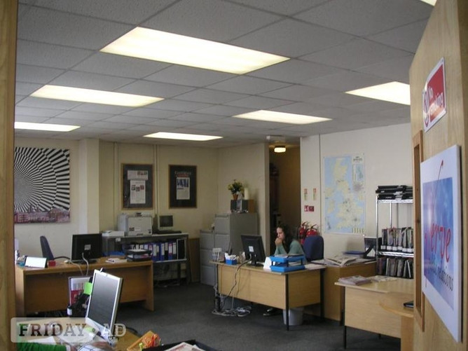 Big, sunny, secure self contained office units from just £90 per week. - Commercial Properties in Milton Keynes