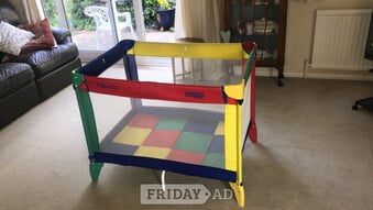 Travel cot fold up 