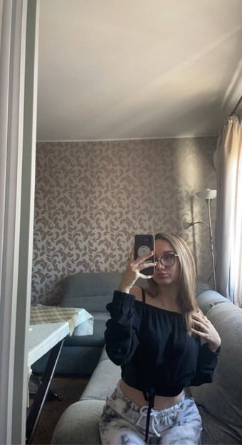 NEW AND INDEPENDENT GIRL NO RUSH CALL ME NOW LOVE