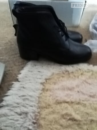 Small Ankle boots 